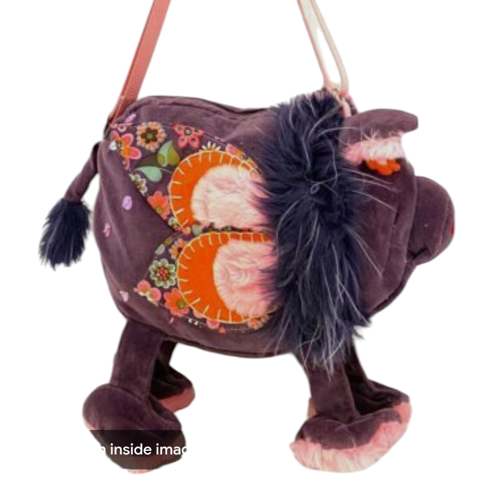 Oillily Flying Piggy Purse